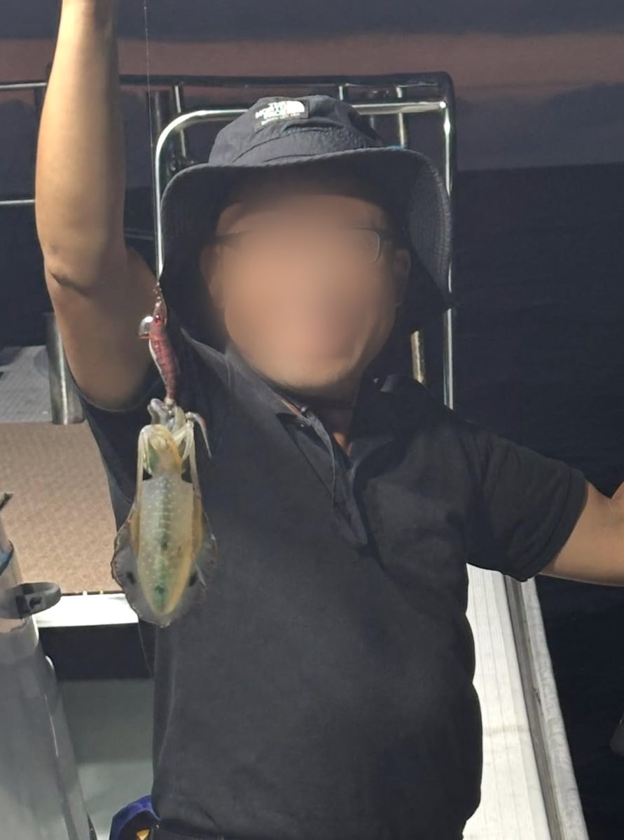 集魚灯を焚いたあとに釣れたアオリイカの新子