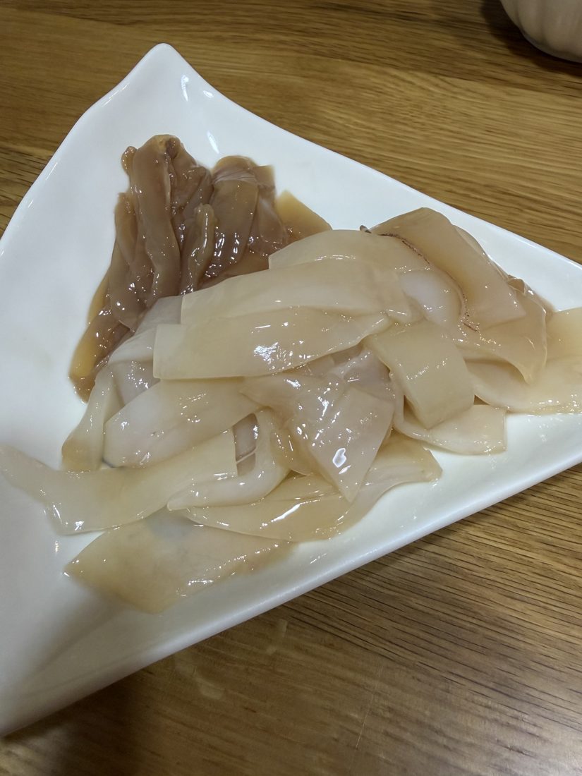 イカの沖漬けを切って刺身にしたもの